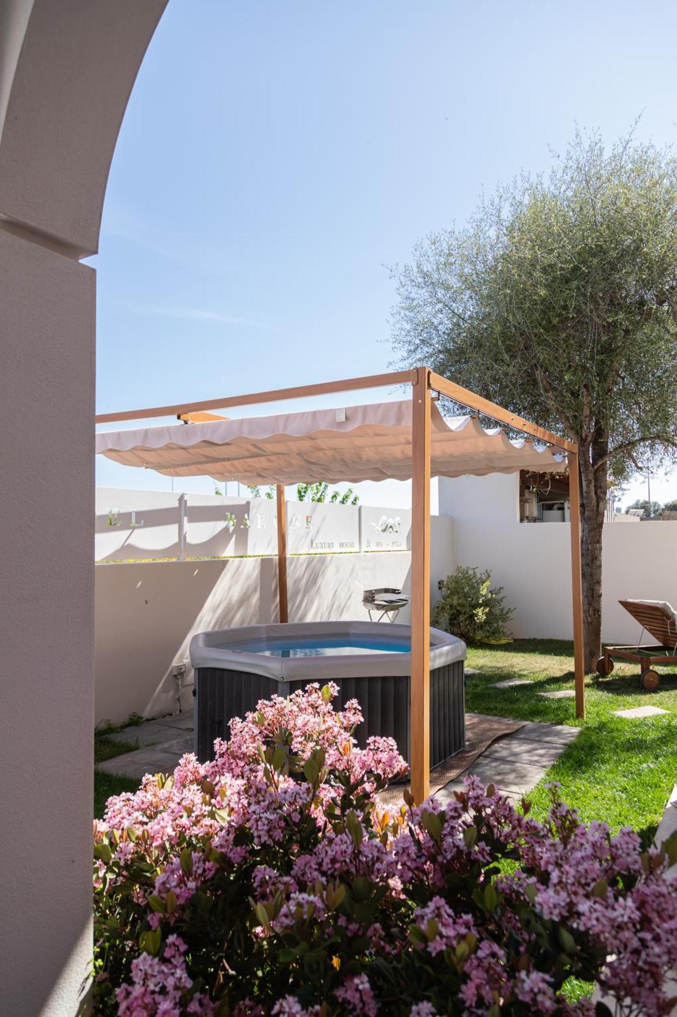 Residenza Del Barone Luxury House - Pula, Sardegna Apartamento Exterior foto