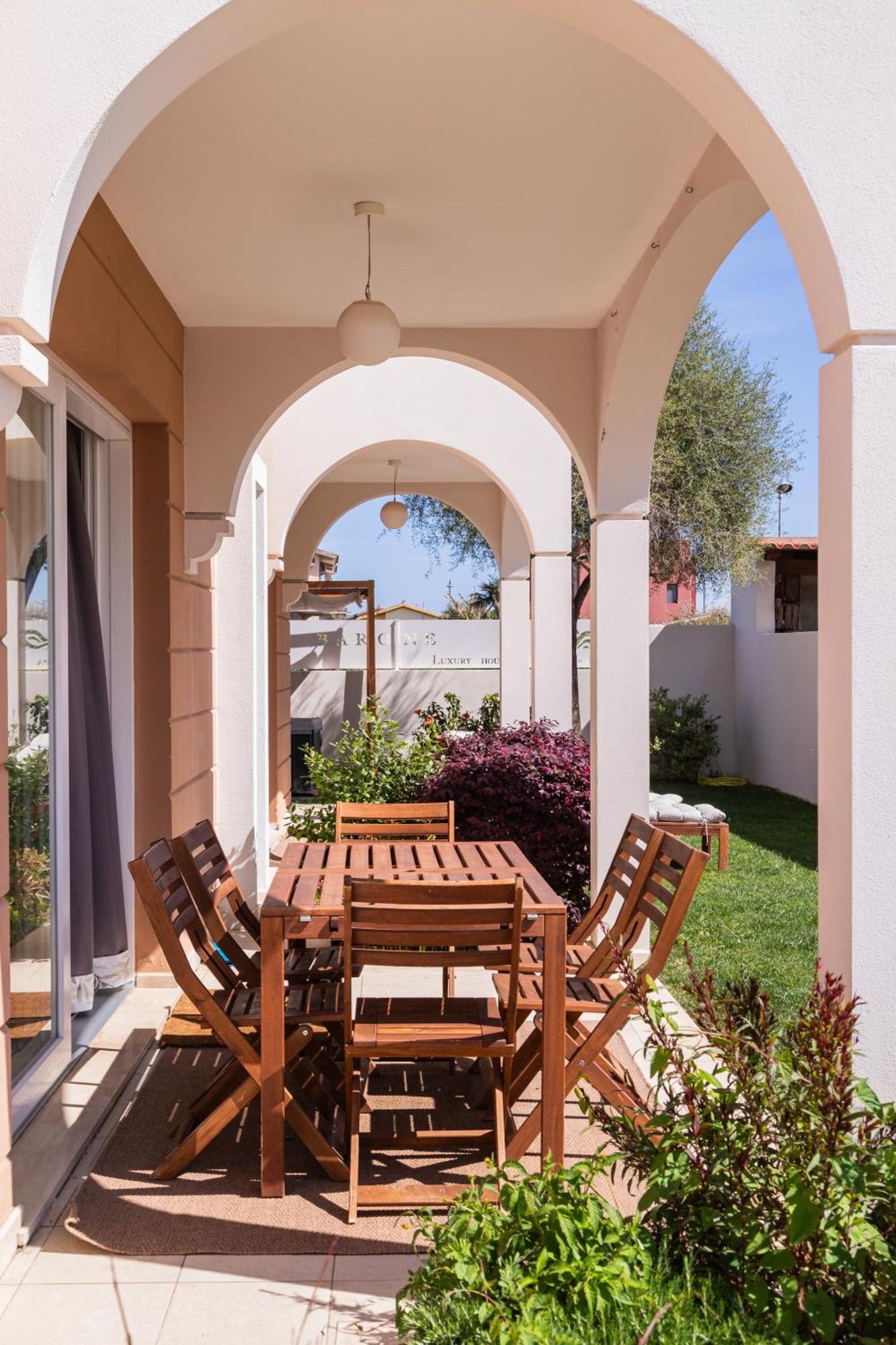 Residenza Del Barone Luxury House - Pula, Sardegna Apartamento Exterior foto